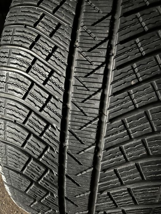 275/40/20-два баллона