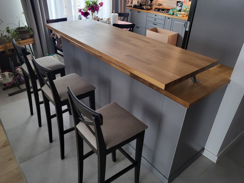 Insulă de bucătărie IKEA METOD / VADHOLMA cu blat KARLBY + 3 scaune INGOLF