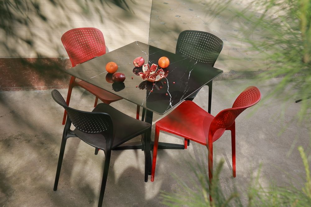 Столы и стулья для кафе и сада