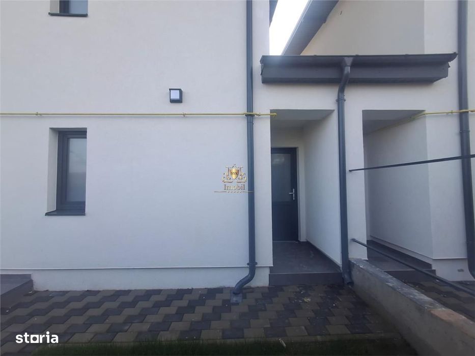 Vila moderna tip duplex separata cu o magazie finisaje LUX  Bucium Vis