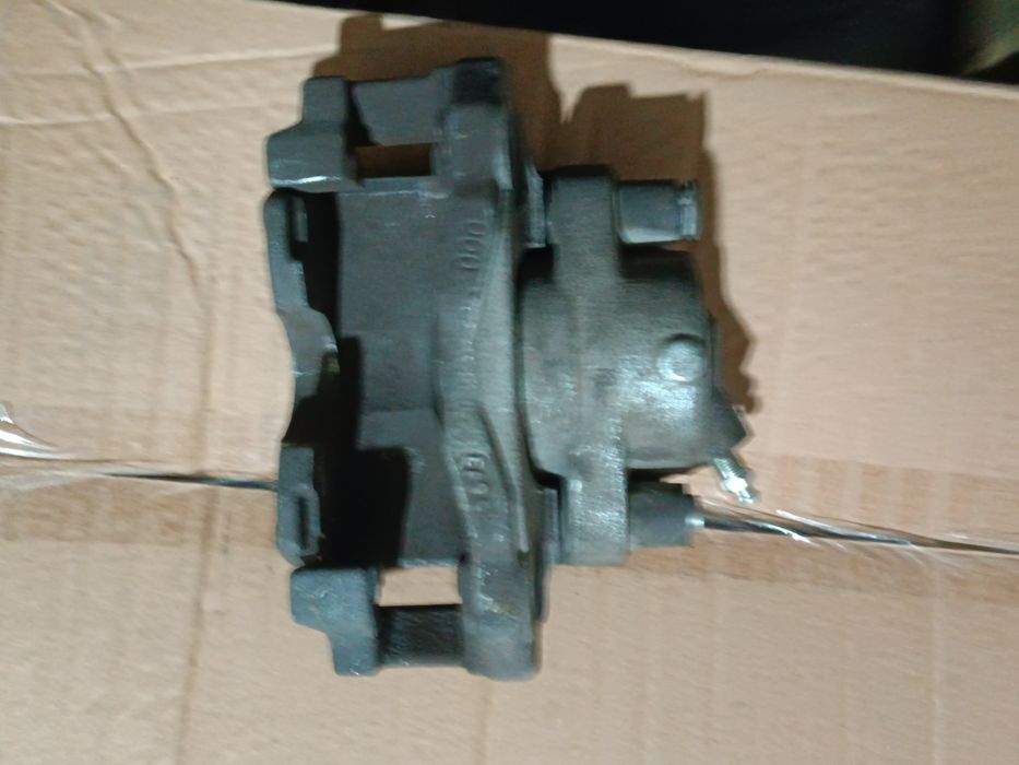 Продам правый  тормозной суппорт от автомобиля кобольт в отличном сост