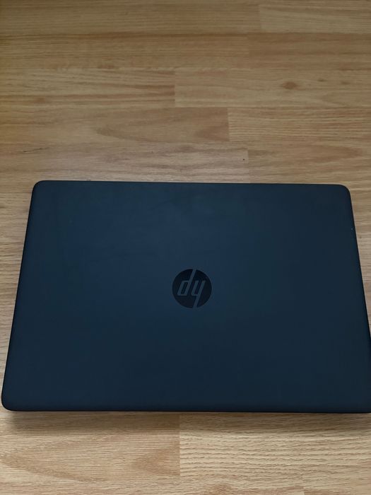 Vând laptop HP 400 lei