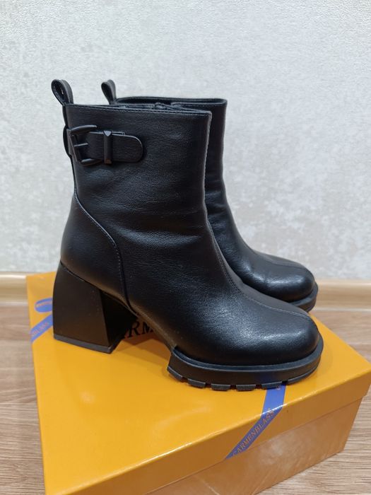 Женская кожаная обувь р36