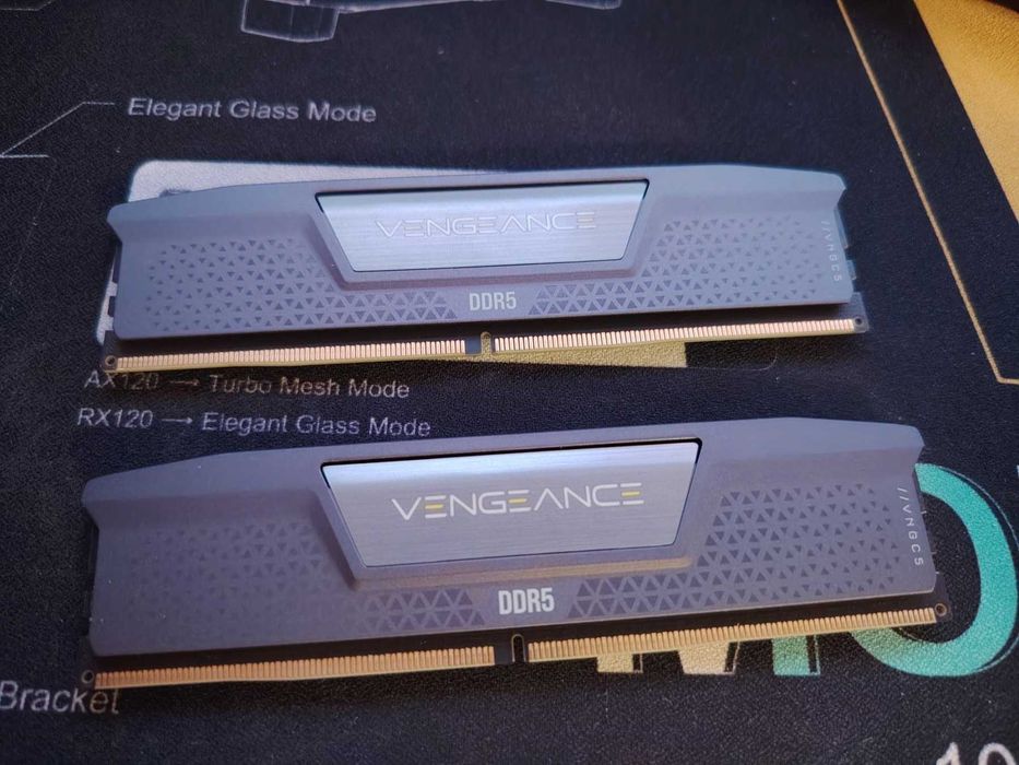 Рам памет 32GB (2x16GB) DDR5 6000 MT/s CL30 Corsair Vengeance Black