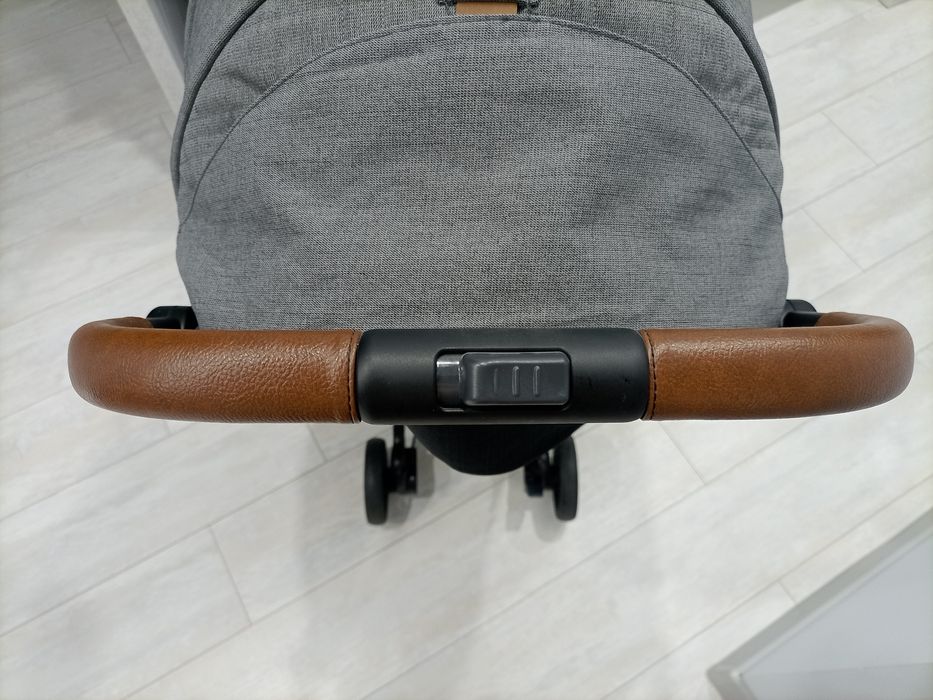 Продам детскую коляску Jolle