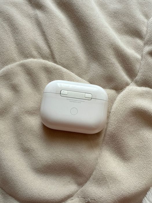 Продам AirPods Pro