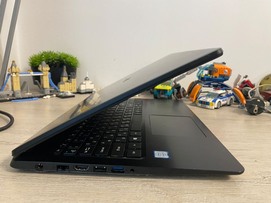 Acer intel core i3 Skylake/OZU 8GB/SSD