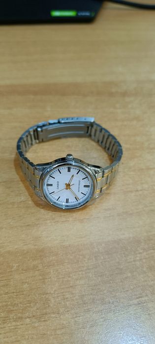 Класически дамски часовник Casio Collection (LTP-V005SG) – Сребрист/Златист