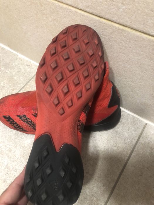 Футболни обувки-стоножки