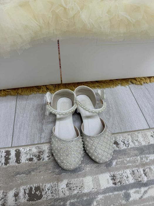 продам туфельки на девочку