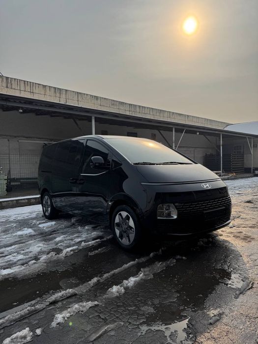 Hyundai staria 2025