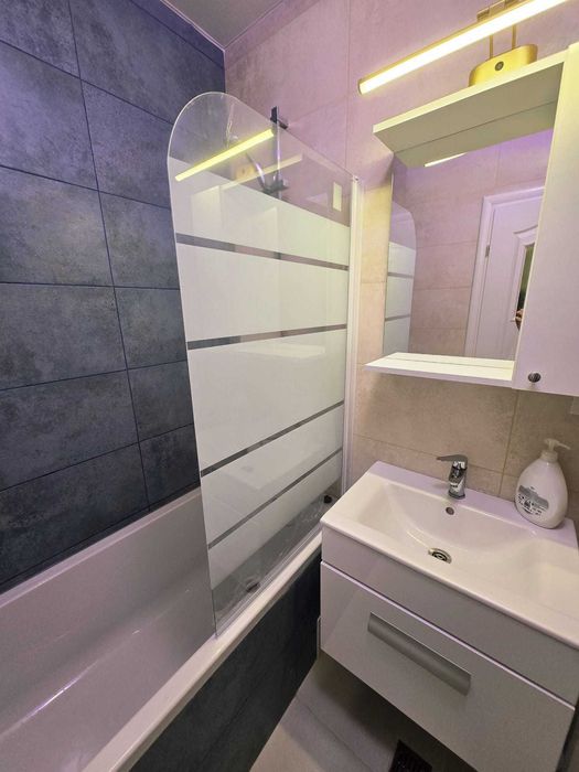 Inchiriez ap 2 camere tip studio, Etaj 6 din 7, Parcare,metrou Berceni