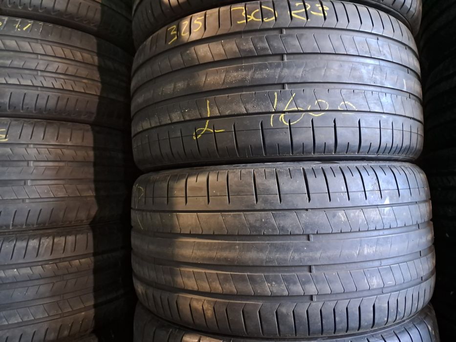 Anvelope second vara 285 35 R23/325 30 R23 Pirelli Lamborghini Urus