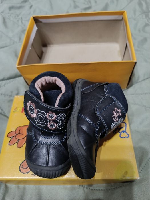 Детски обувки от естествена кожа