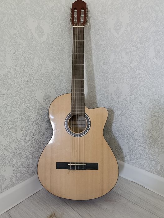 Гитара сатылады жаксы жагдайда