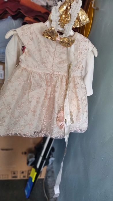 продам платье для малышки