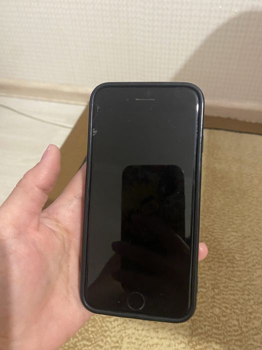 Продам Iphone 7 срочно