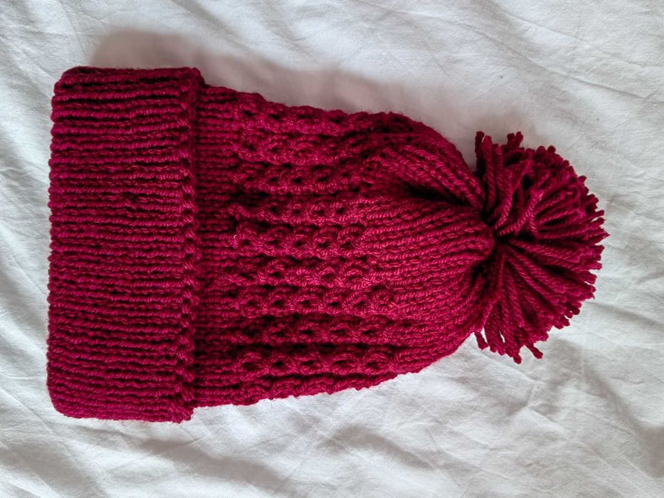 Детска зимна плетена шапка 4+, цвят бордо