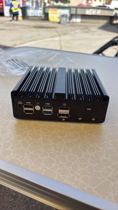 Безшумен безвентилаторен мини компютър N150 с M.2 Nvme 4*i226 2.5G LAN, микро защитна стена 2*USB...