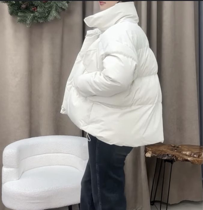 Куртка сатылады.