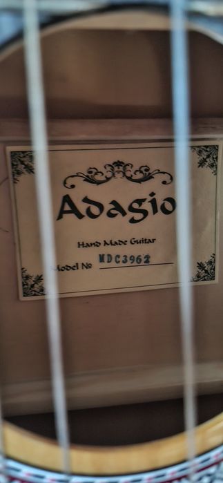 Акустическая гитара Adagio