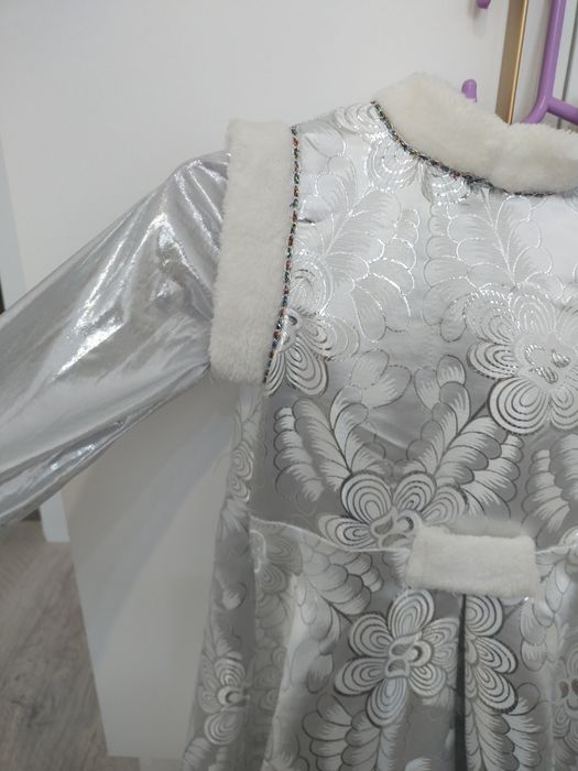 Продам костюм Снегурочки