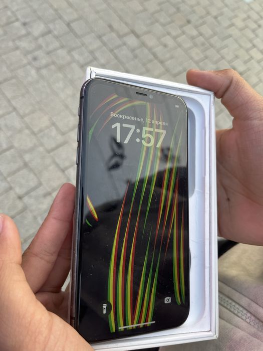 Продам айфон 11 64гб