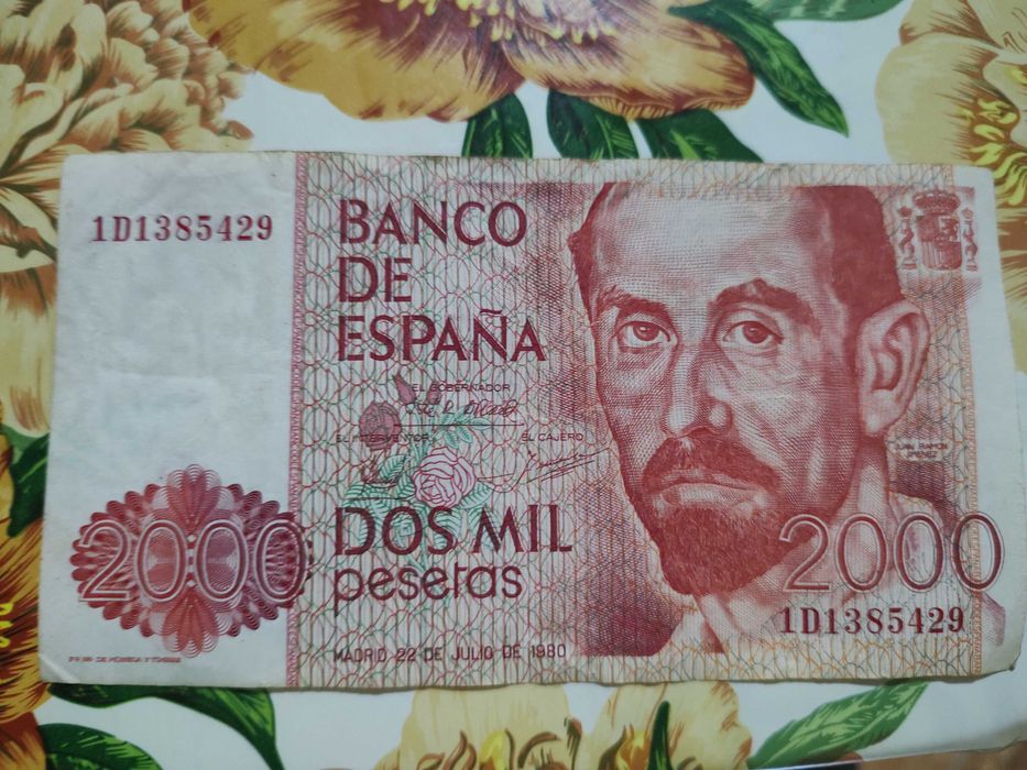 Vind bagnote vechi ,din diverse țări .