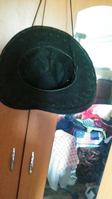 vand palarie neagra de barbati