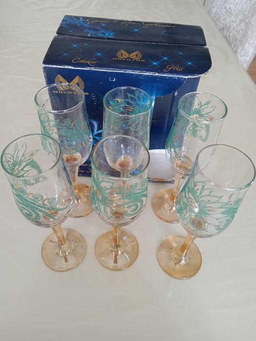 Хрустальный стакан