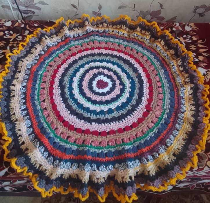 Коврики вязанные