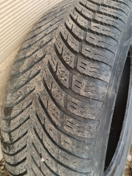 Всесезонни гуми 15"