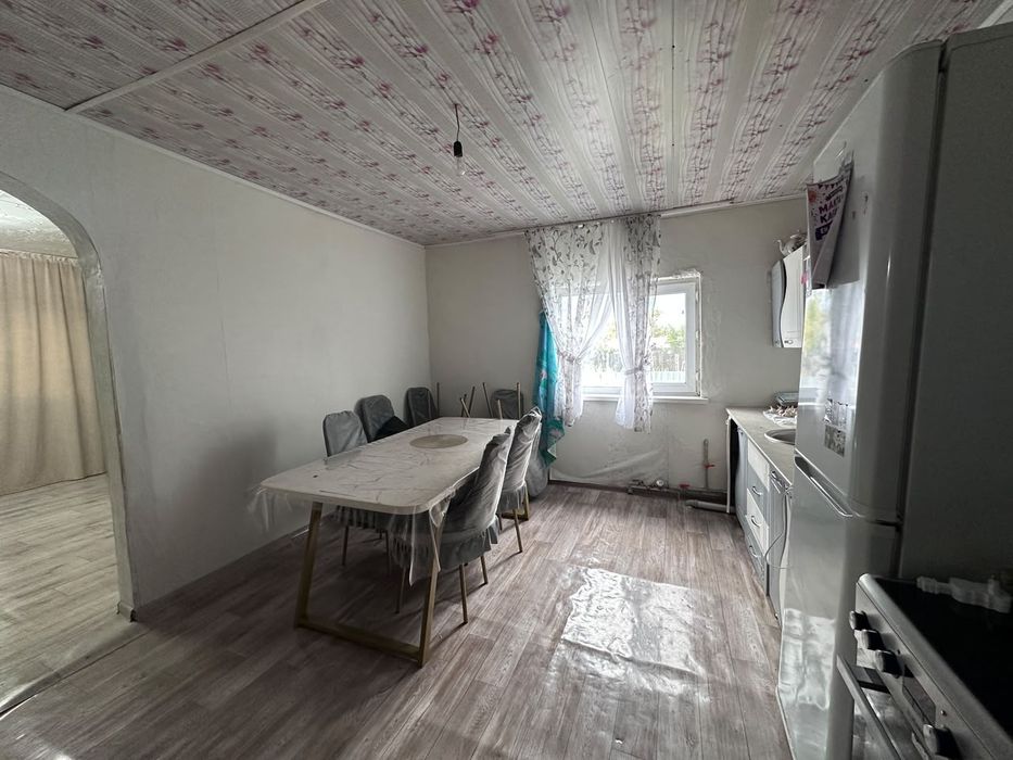 4 бөлмелі үй сатылады.