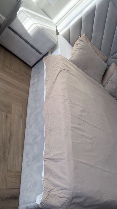 Продам кровать + тумбы+ пуф