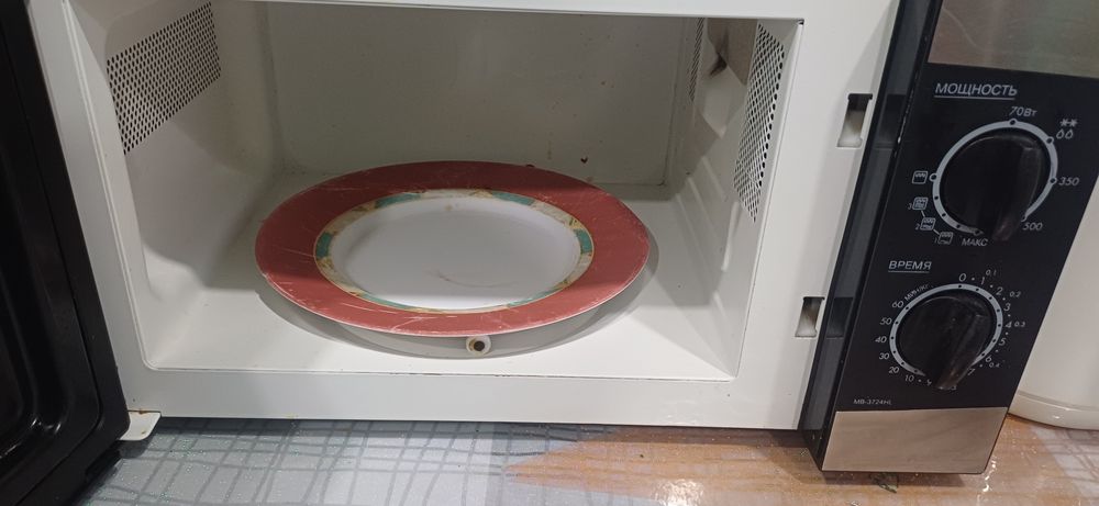 Продам микроволновку LG