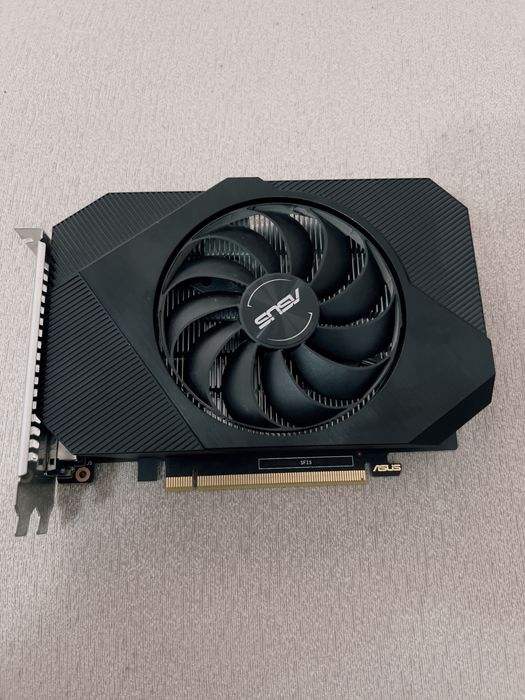 Placă video ASUS GTX 1650 4GB – stare foarte bună