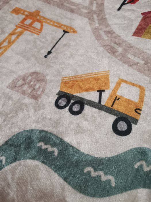 Нов детски килим с мотиви 100х60