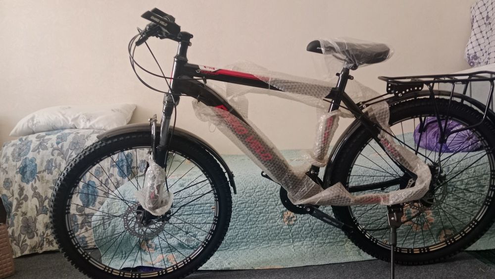 новый спортивный велосипед, в наборе все есть.