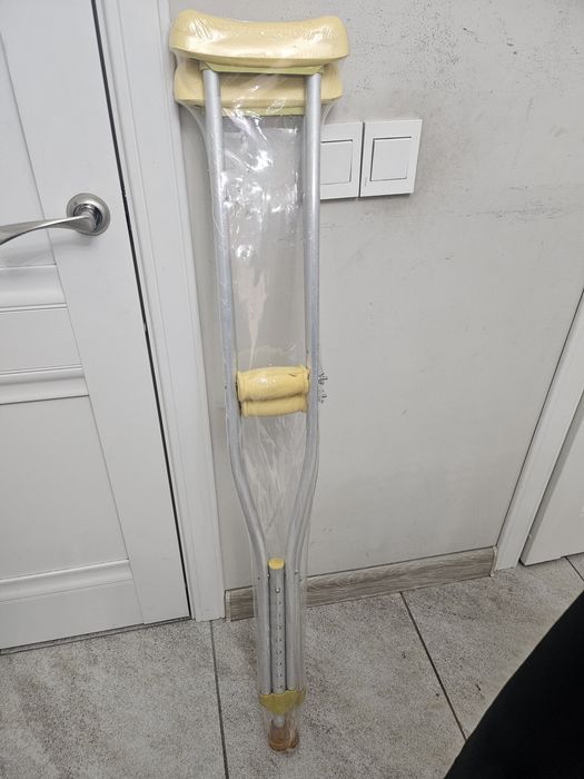 Подмышечные костыли