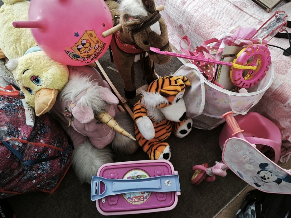 Продавам играчки