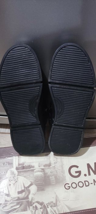 Продам зимние кожаные ботинки