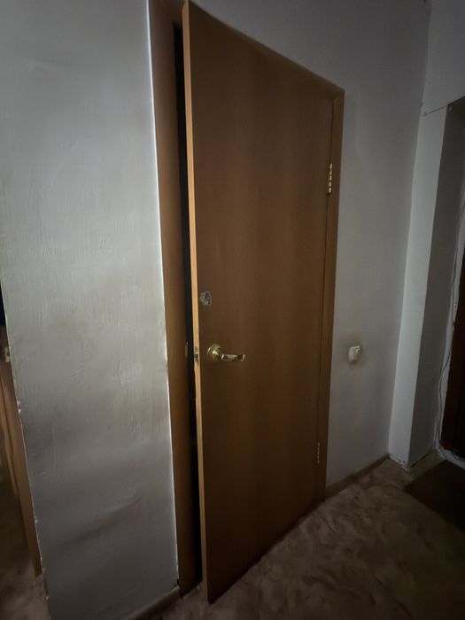Продам двери 5 дверей