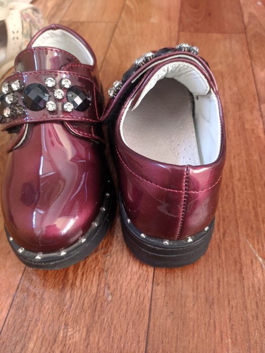 Детские туфли на девочку