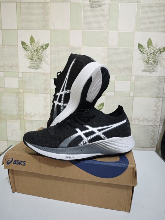 Кроссовки Asics Magic Speed