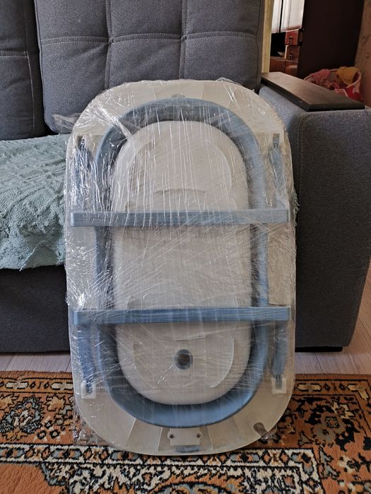 Продам детскую ванночку с термометром