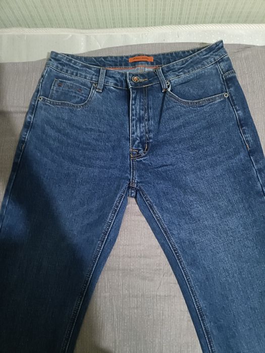 Продам джинсы новые