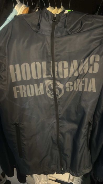 Продава се ветровка HOOLIGANS FROM SOFIA на Левски