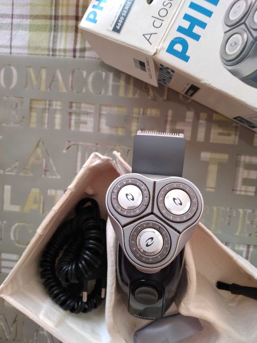 Машинка за бръснене Philips HQ6645