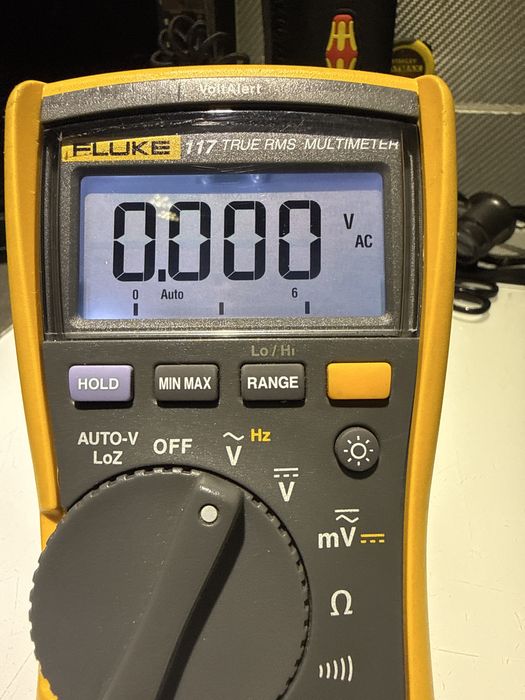 Fluke 117  multimetru