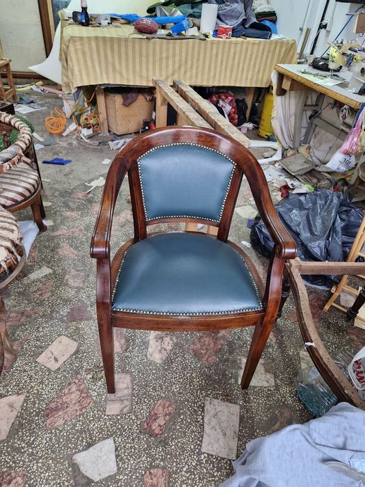 Restaurare Mobila Lustrui închleiat tapitat